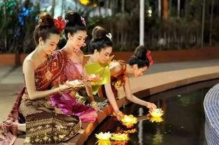 明星网红泼水节图片,水花四溅尽显欢乐氛围”