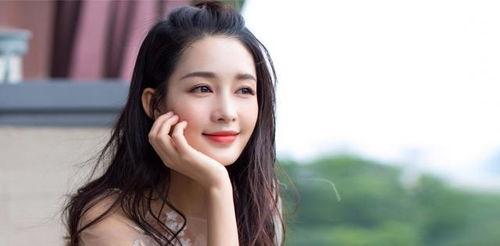 女明星网红变白的原因,揭秘女明星网红变白背后的秘密