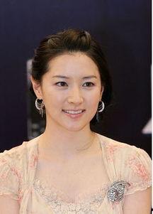 50左右的女明星网红,50岁女明星网红风采依旧