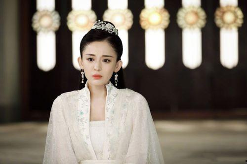 明星网红挂耳染杨过,明星网红挂耳染演绎杨过风采