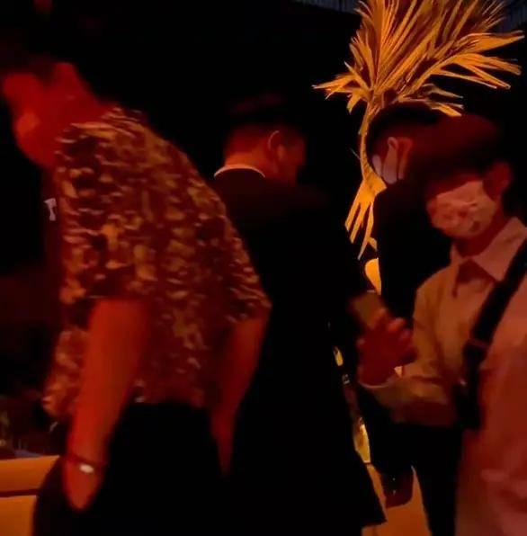 明星网红去酒吧叫什么,一场星光熠熠的娱乐盛宴