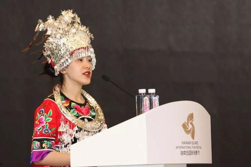 苗族姑娘明星网红是谁,她如何成为民族文化的传播使者