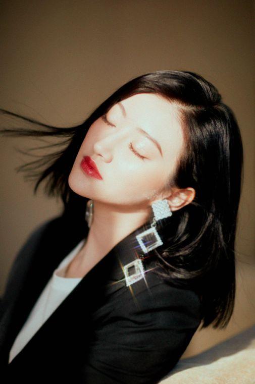 医美明星网红是谁,这位明星网红的美丽蜕变之路