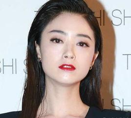 明星网红画画照片图片女,描绘青春风采的时尚女生图鉴