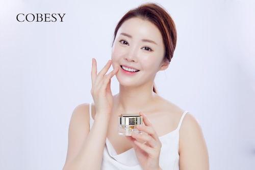 明星网红的美肤秘诀,揭秘肌肤水润透亮的秘诀