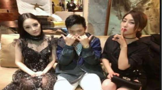 娱乐圈吃瓜三人,揭秘吃瓜背后的故事